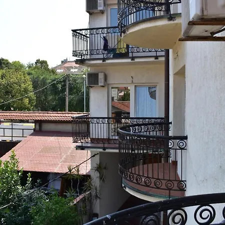 Danube Star Apartman *